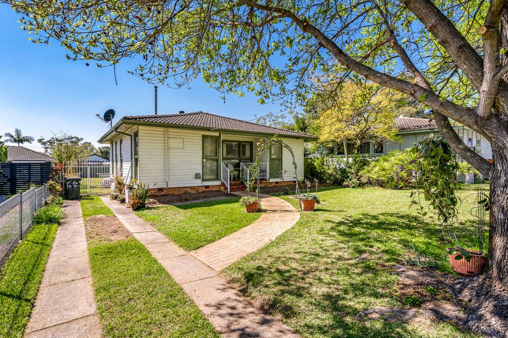 49 Mindanao Ave, Lethbridge Park, NSW 2770