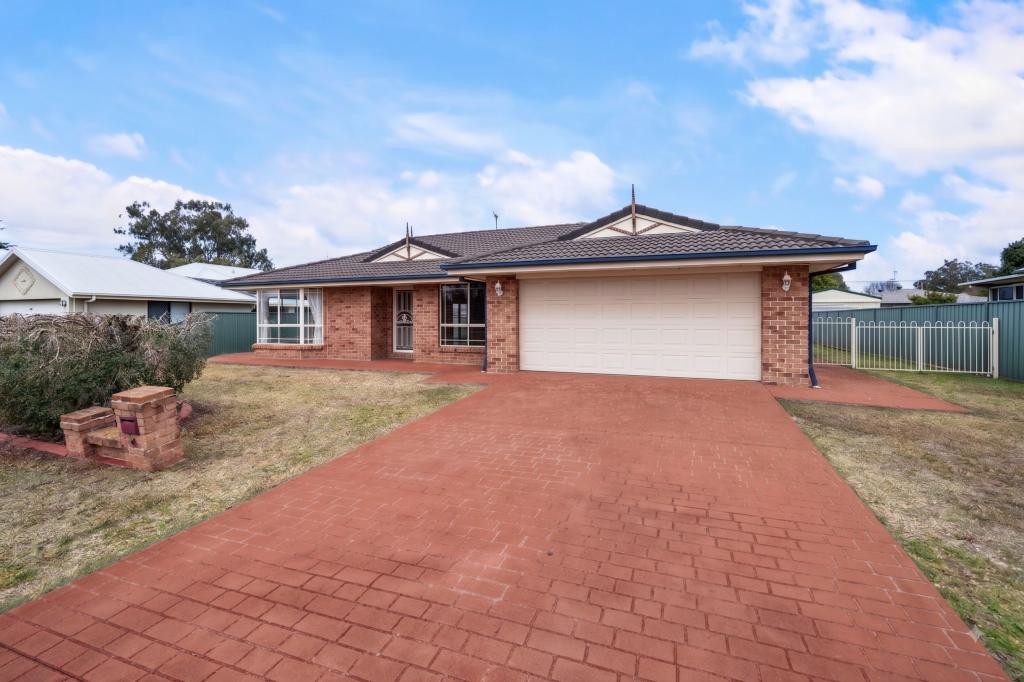 4 Stanley St, Pittsworth, QLD 4356