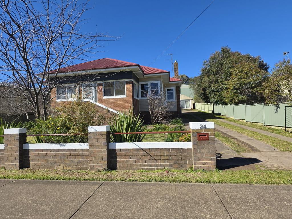 24 Mclerie St, Young, NSW 2594