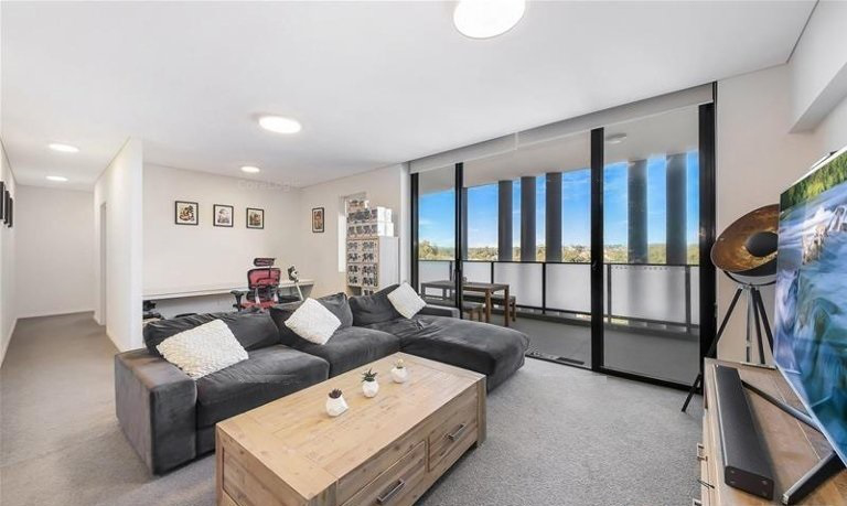 402/10 Hezlett Rd, North Kellyville, NSW 2155