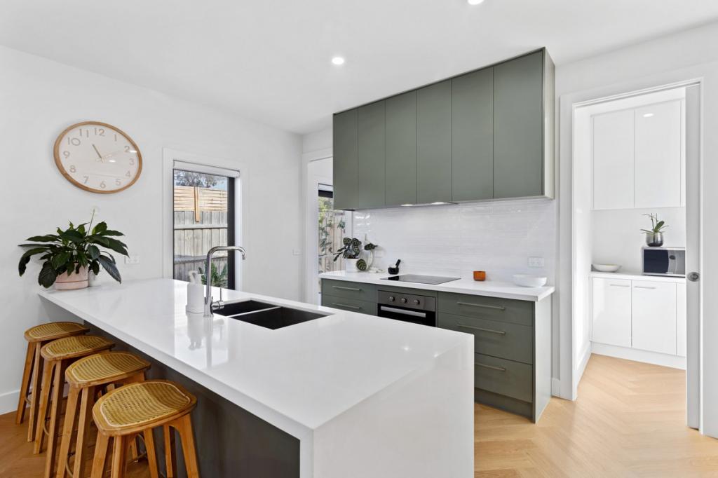2/27 Pembroke Dr, Somerville, VIC 3912