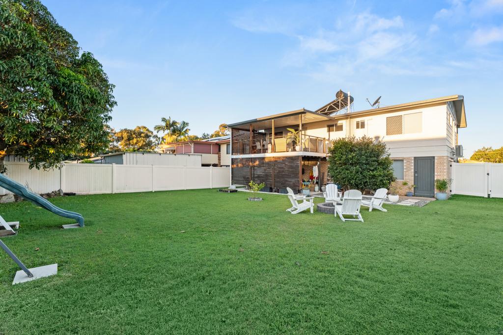 25 Limpus St, Urangan, QLD 4655