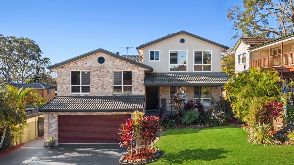 8 Halcyon St, Mannering Park, NSW 2259