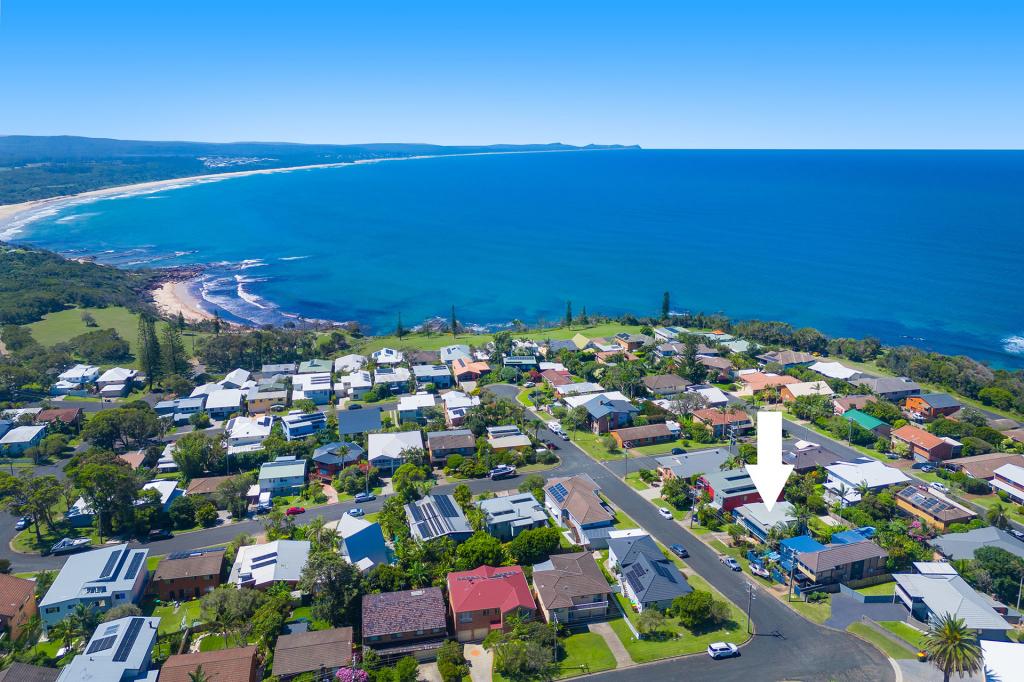 18 Fourth Ave, Bonny Hills, NSW 2445