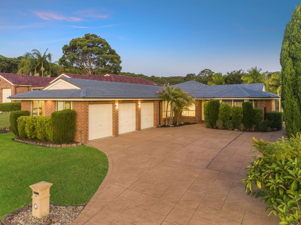 8 Mountbatten Pl, Valentine, NSW 2280