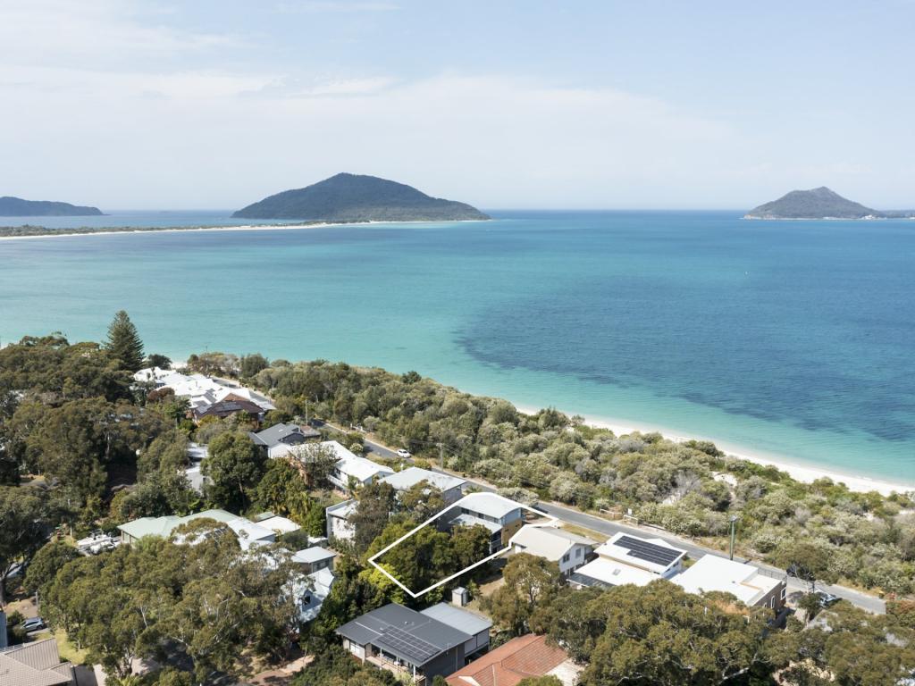 21 The Boulevarde, Hawks Nest, NSW 2324