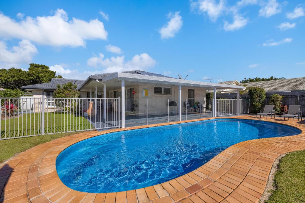 15 Sir Joseph Banks Dr, Pelican Waters, QLD 4551