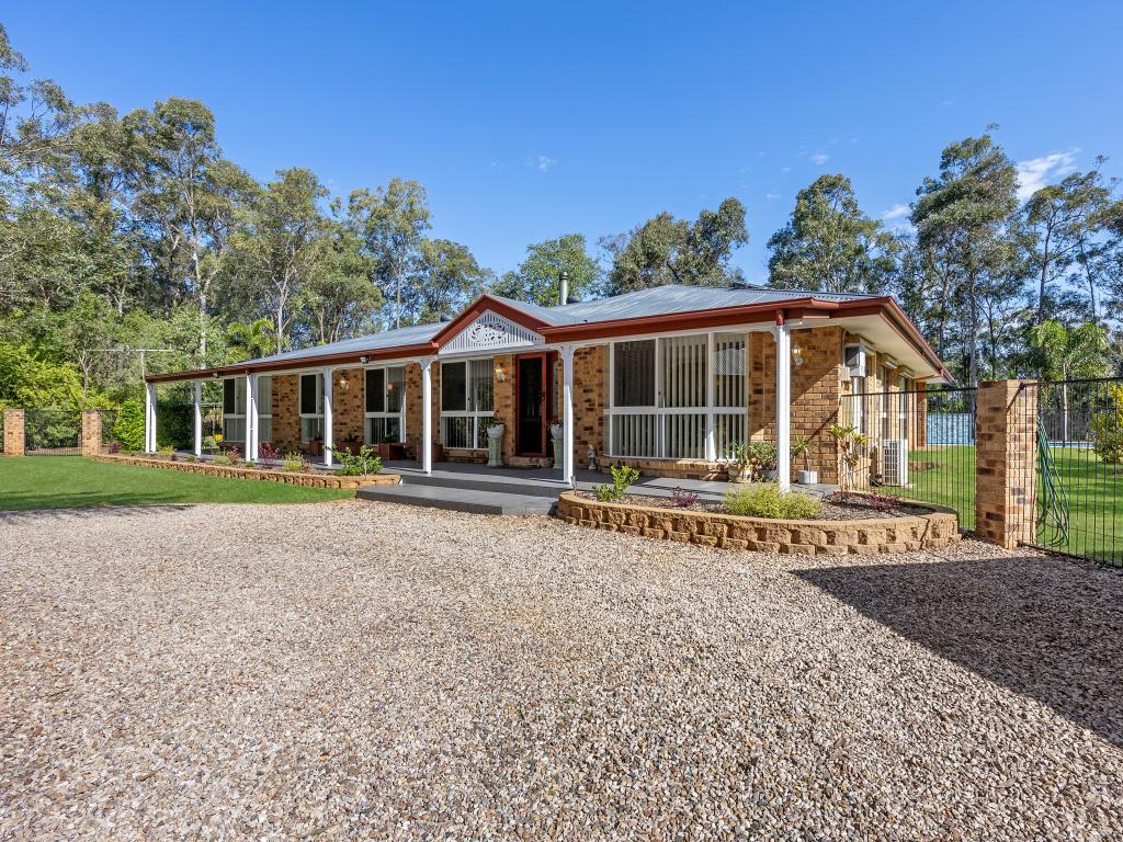 54 Glenross Dr, Pine Mountain, QLD 4306