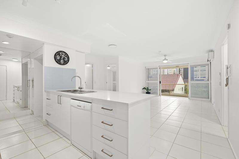 10/5-7 Cronin Ave, Main Beach, QLD 4217