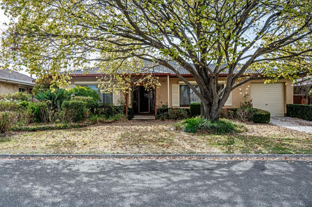 18 Robert Arnold Ave, Valley View, SA 5093