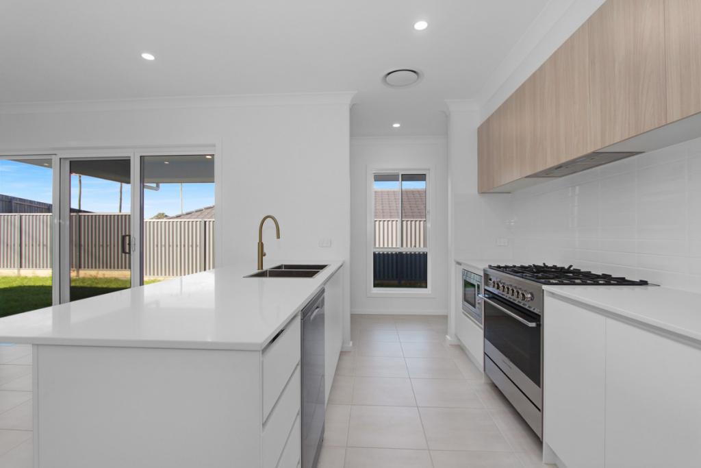 13 Staghorn St, Thrumster, NSW 2444