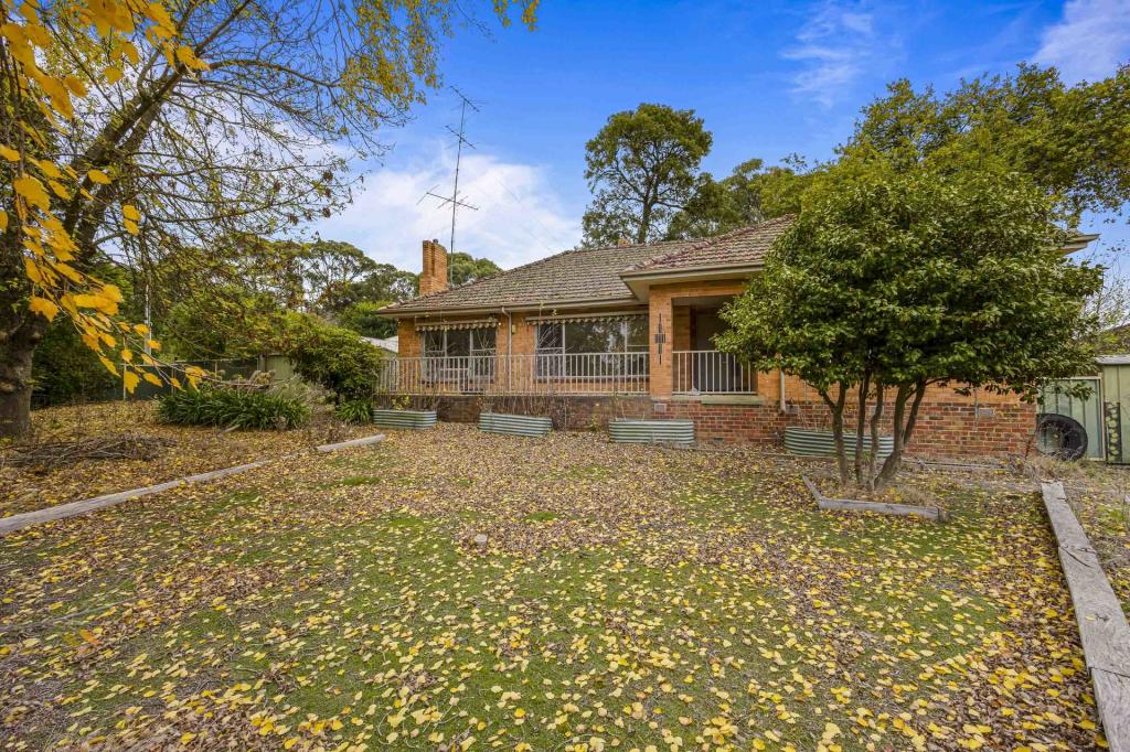 16 Boak Ave, Mount Helen, VIC 3350