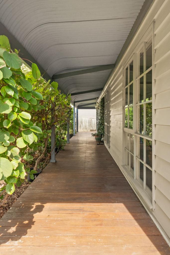 9 Russell St, Drouin, VIC 3818