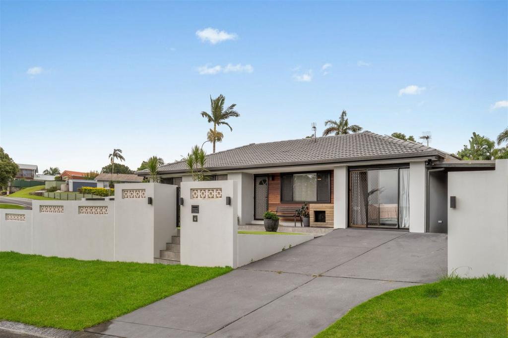 27 Pappas Way, Carrara, QLD 4211