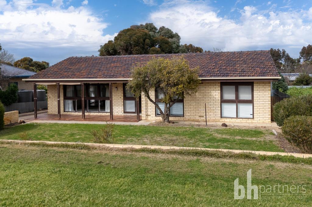 52 HENSLEY ST, PINNAROO, SA 5304
