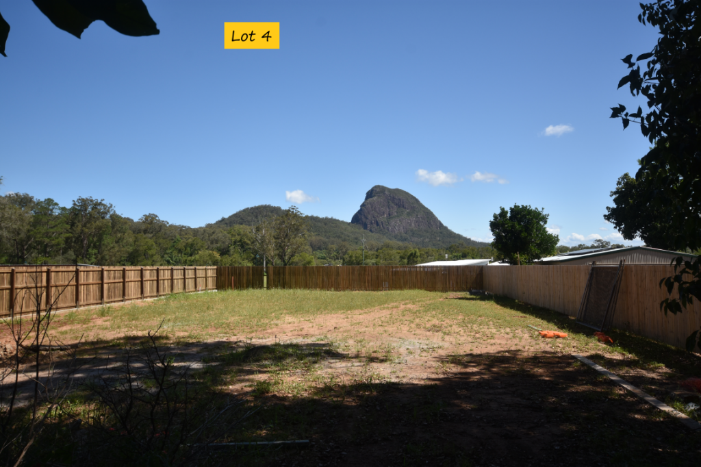 65 COONOWRIN RD, GLASS HOUSE MOUNTAINS, QLD 4518