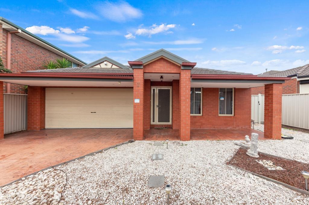 3 Bendigo Cct, Caroline Springs, VIC 3023