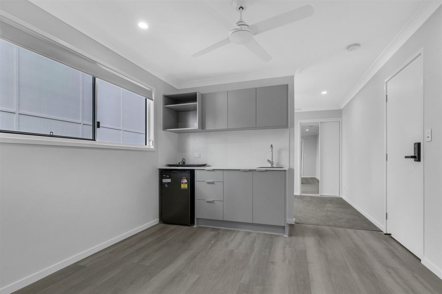 2/19a Bowering St, Lota, QLD 4179