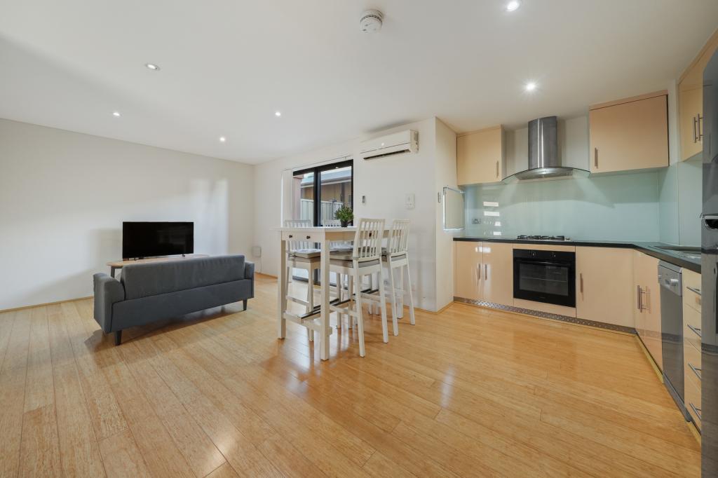 3/6 Oak St, Cannington, WA 6107