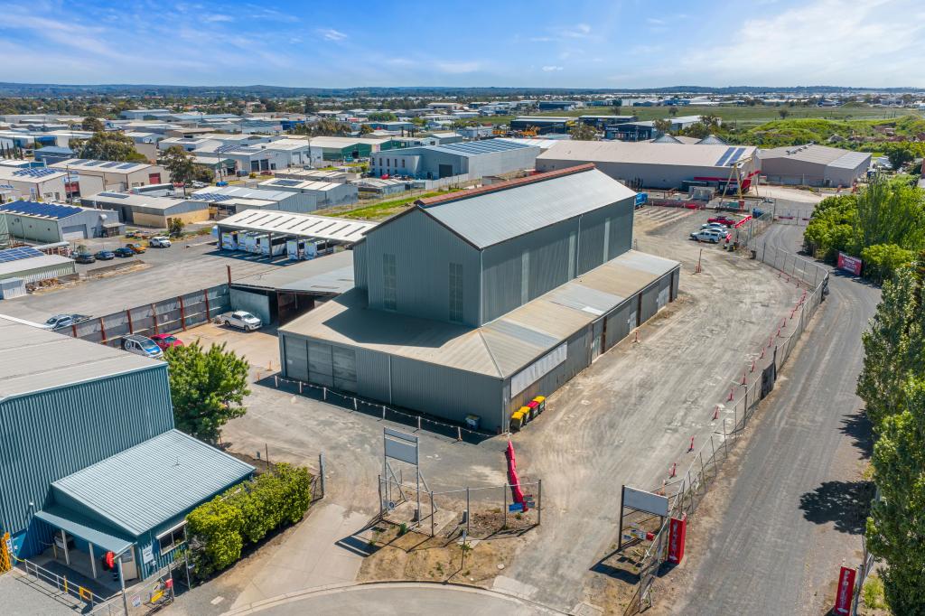 25 - 27 Douglas St, Delacombe, VIC 3356