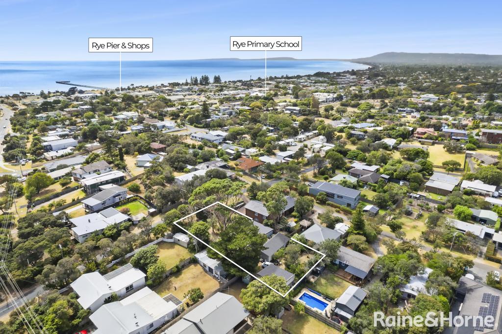 2 Rosyth Rd, Rye, VIC 3941