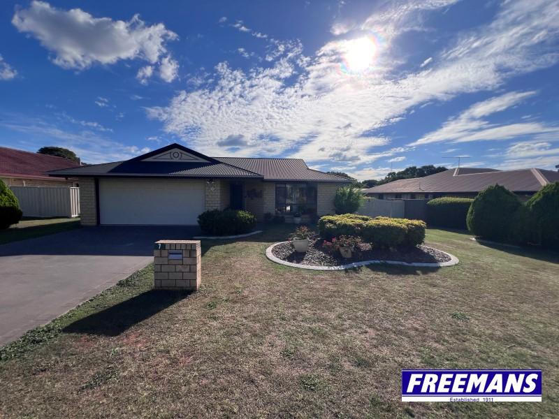 7 Avocado Cres, Kingaroy, QLD 4610