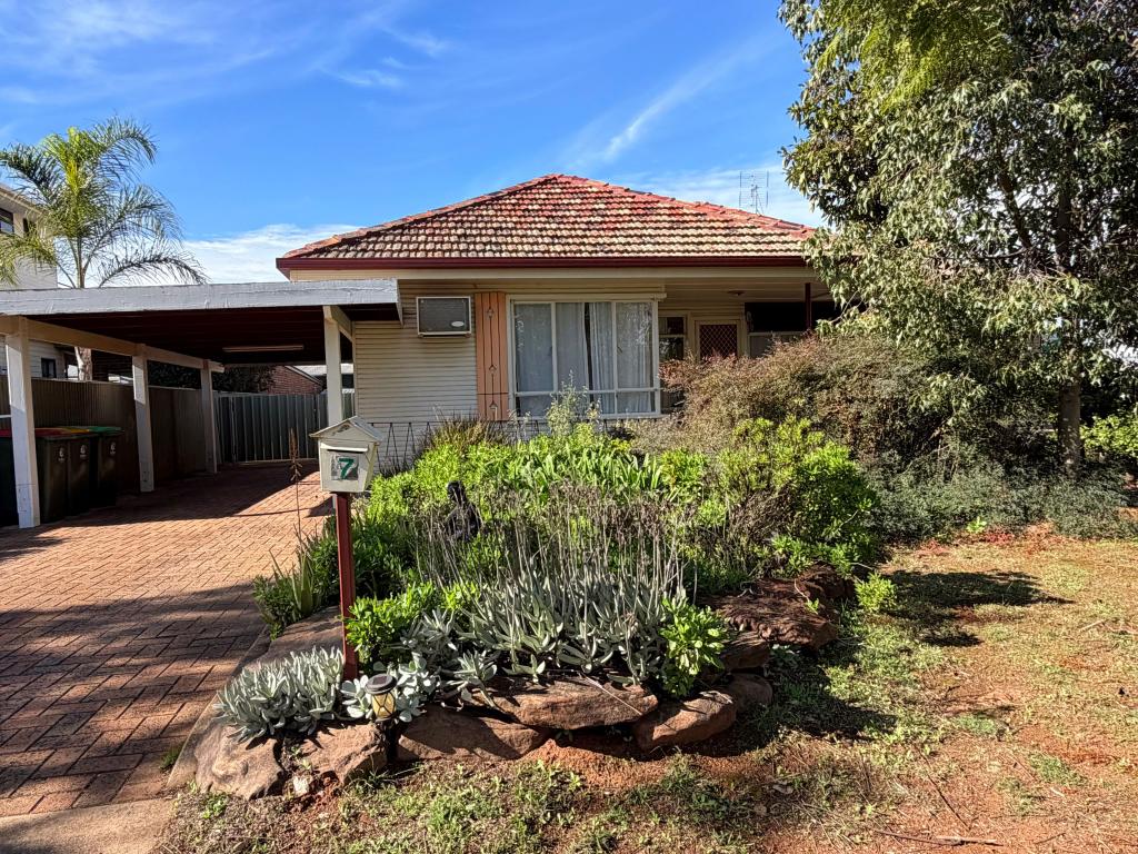 55-57 Clarinda St, Parkes, NSW 2870
