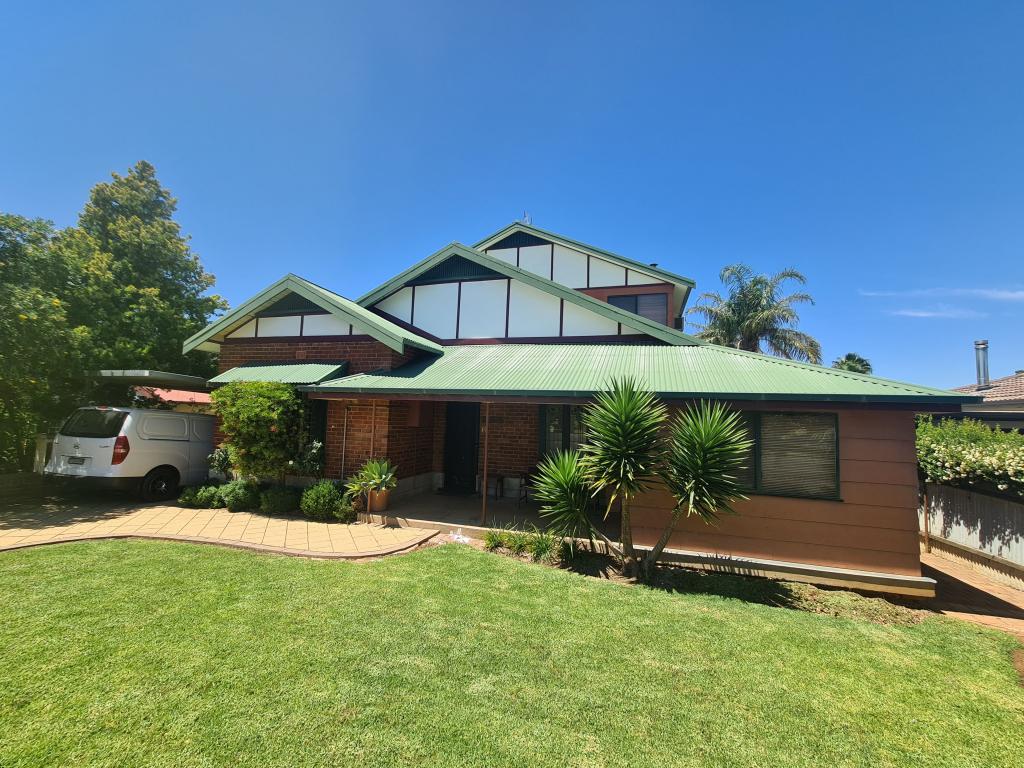 13 Thurlstone St, Parkes, NSW 2870