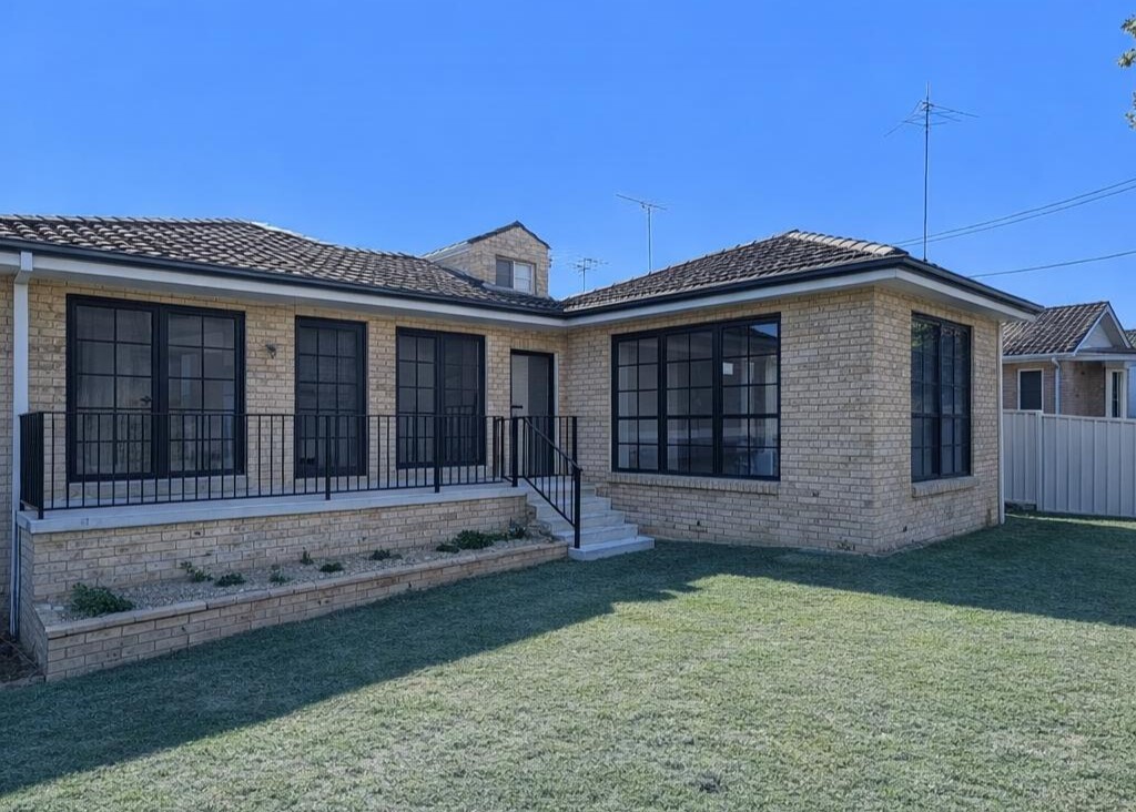 112 Rex Rd, Georges Hall, NSW 2198