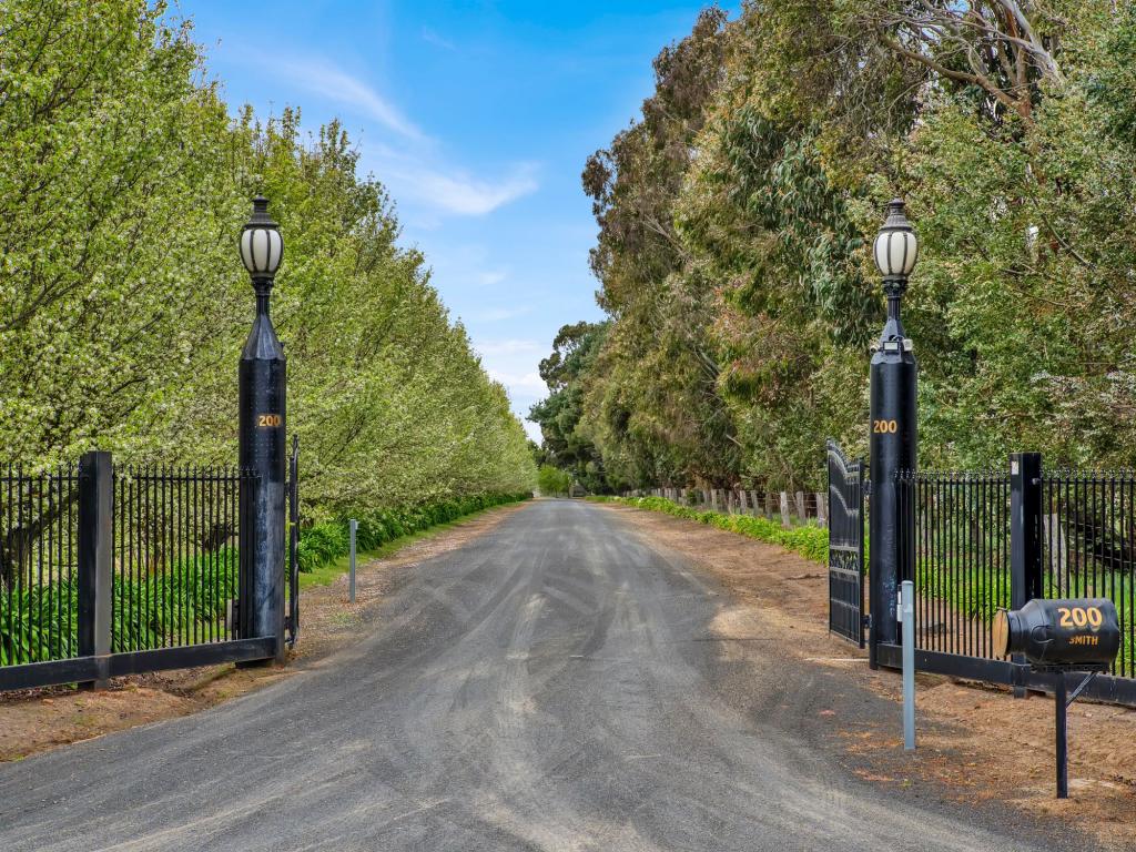 200 Fiddlers Green Rd, Kyneton, VIC 3444