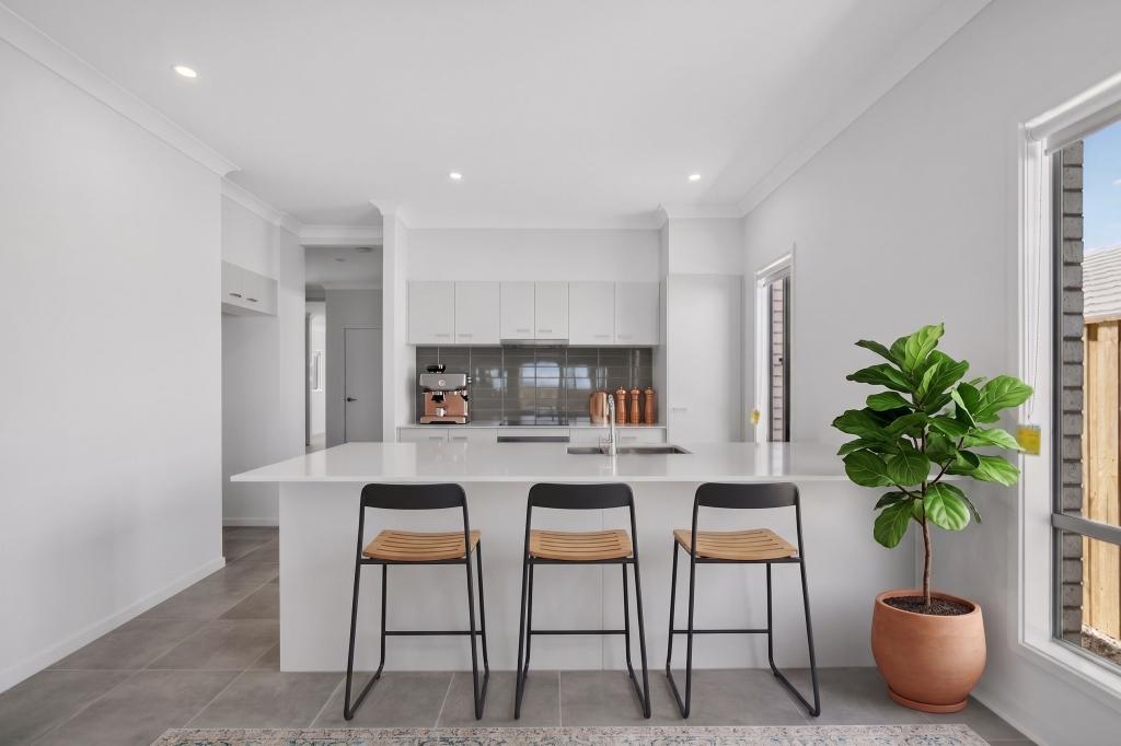 24 Gower St, White Rock, QLD 4306
