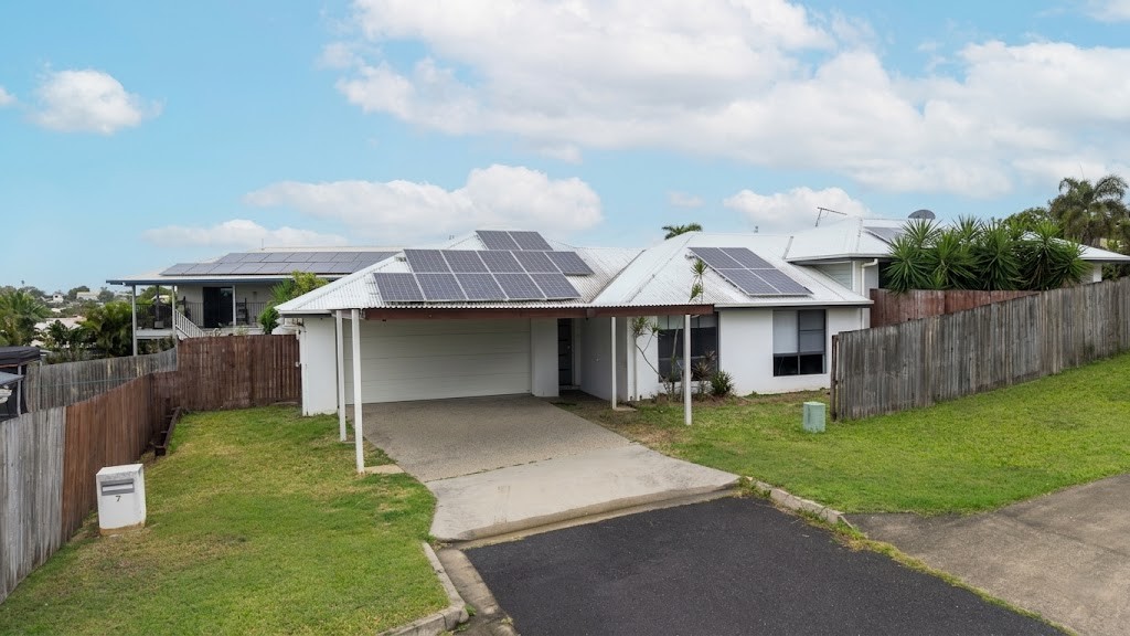 7 Brearley Ct, Rural View, QLD 4740