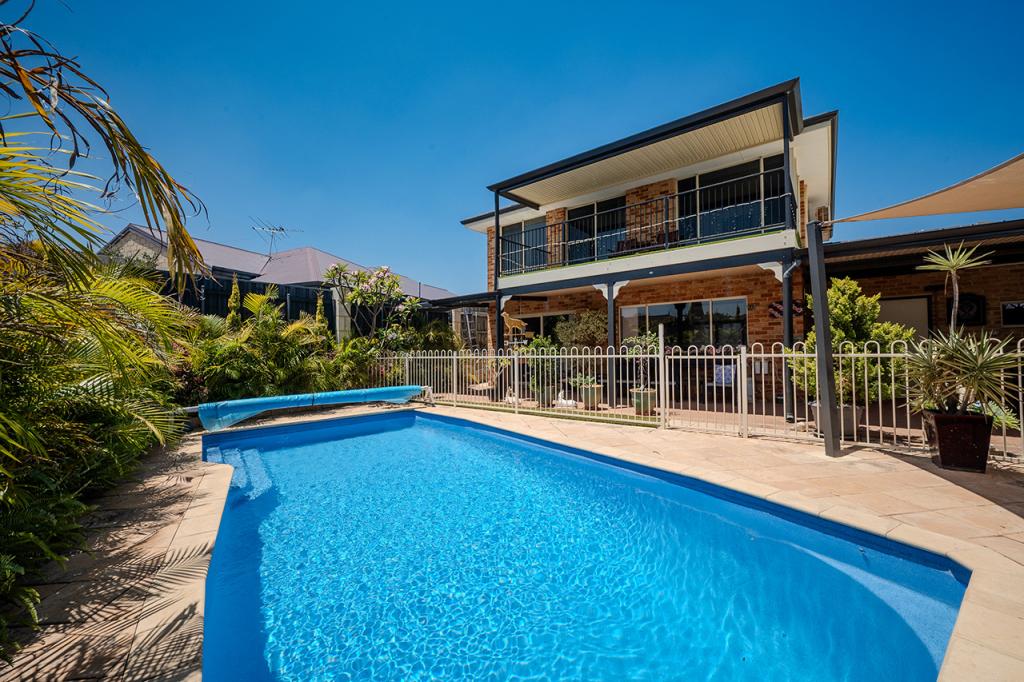 17 Ferndale Cnr, Mindarie, WA 6030