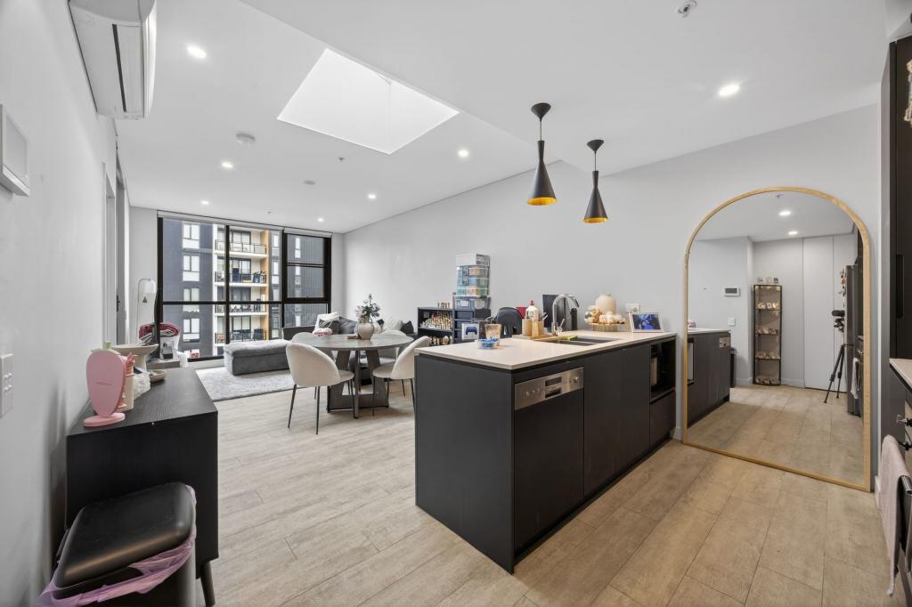 708/4 Henderson Rd, Edmondson Park, NSW 2174