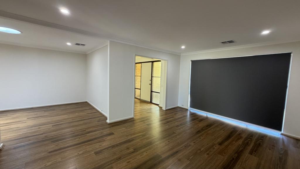 6 Myles Rd, Swan View, WA 6056