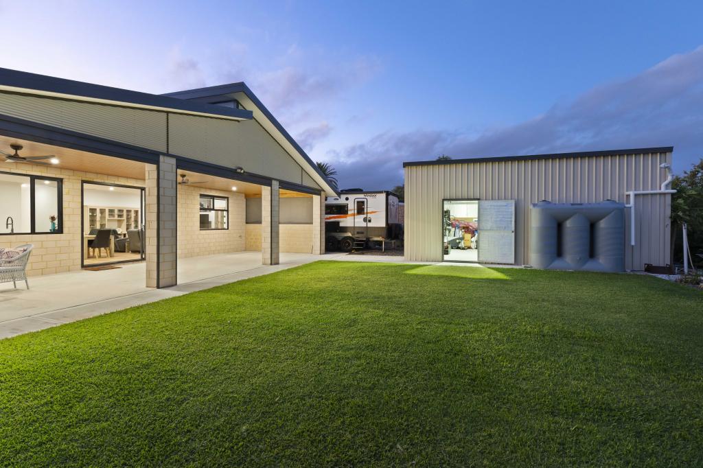 10 Bower Gr, Two Rocks, WA 6037