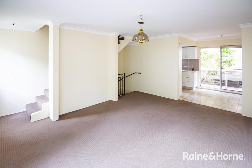 2/28 Hainsworth St, Westmead, NSW 2145