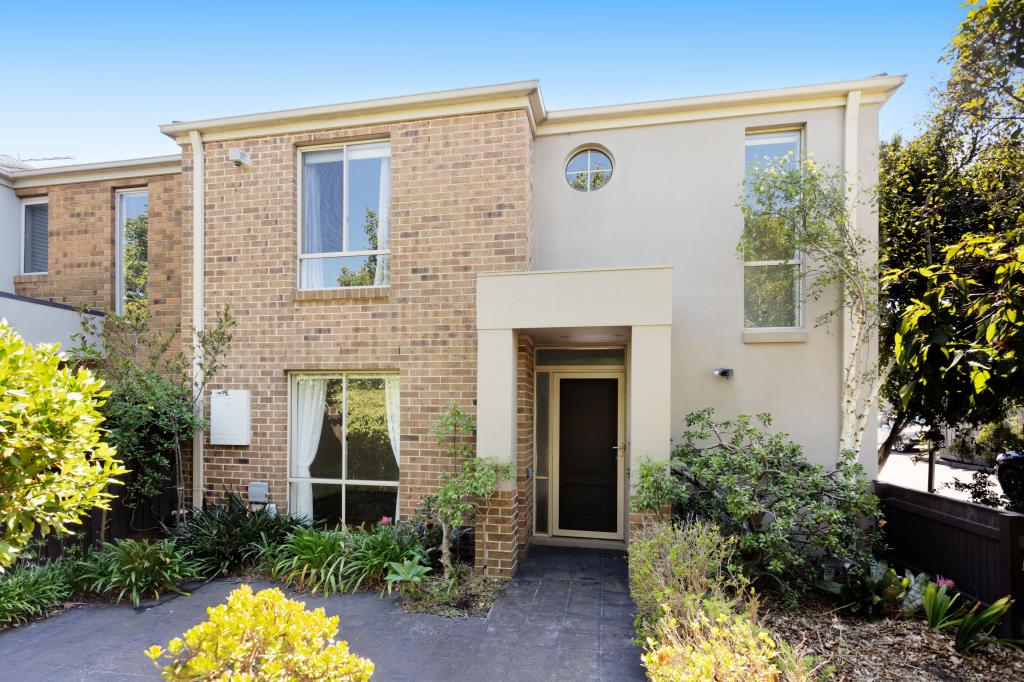15 Mulsanne Lane, Bentleigh East, VIC 3165