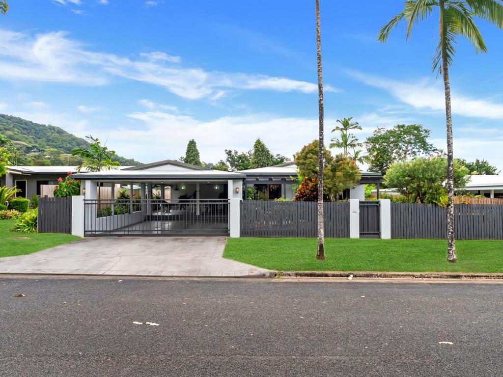 11 Iona Cl, Edge Hill, QLD 4870