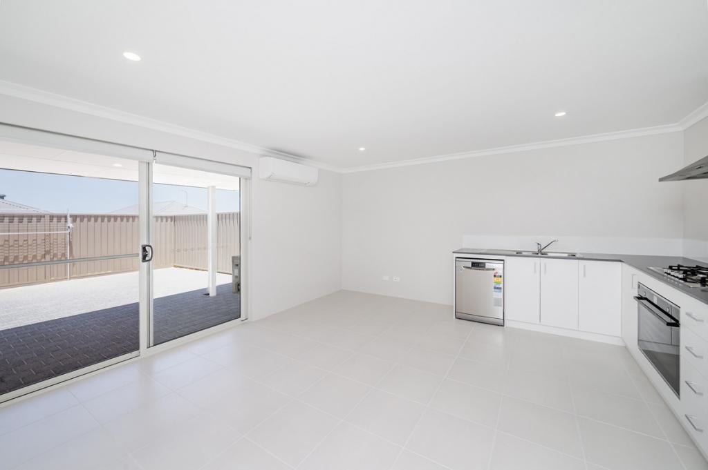 32a Navajo Rd, Karnup, WA 6176