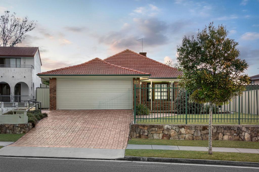 78 Bridgnorth St, Carindale, QLD 4152