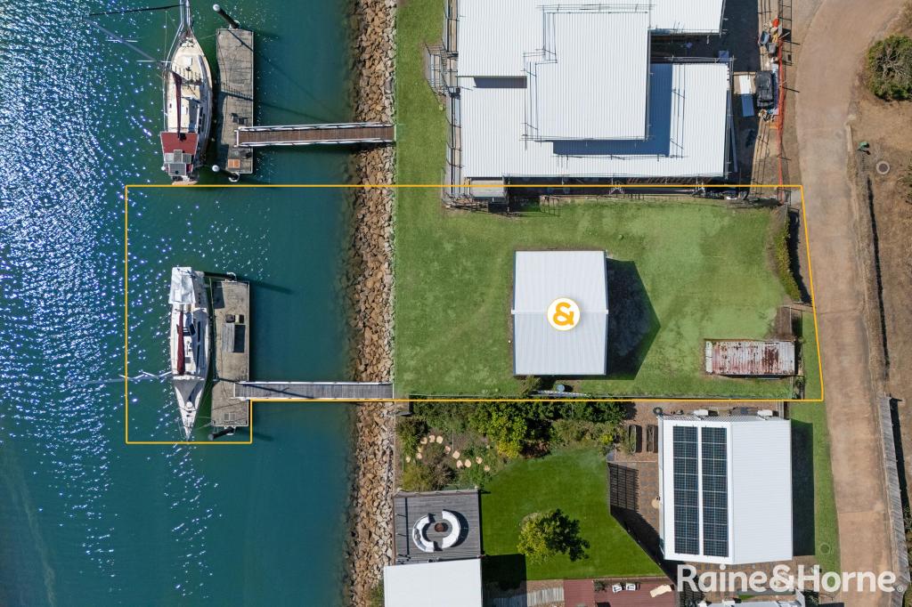 22A ESPLANADE, NELLY BAY, QLD 4819