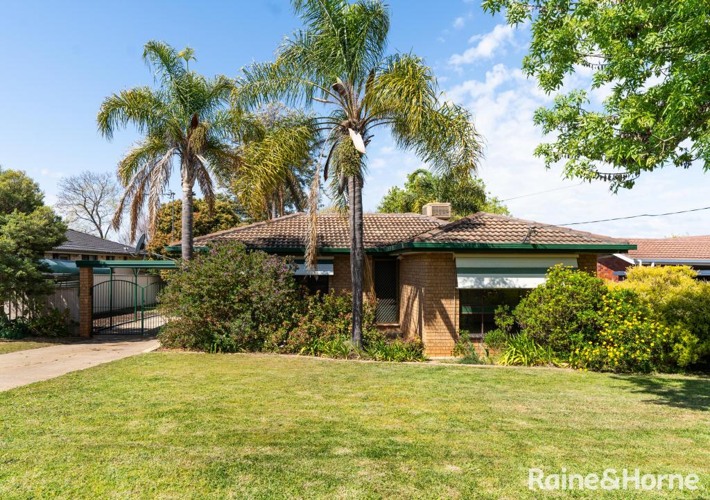7 Merinda Cres, Kooringal, NSW 2650