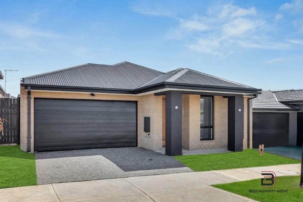 11 Pebble Rd, Pakenham, VIC 3810