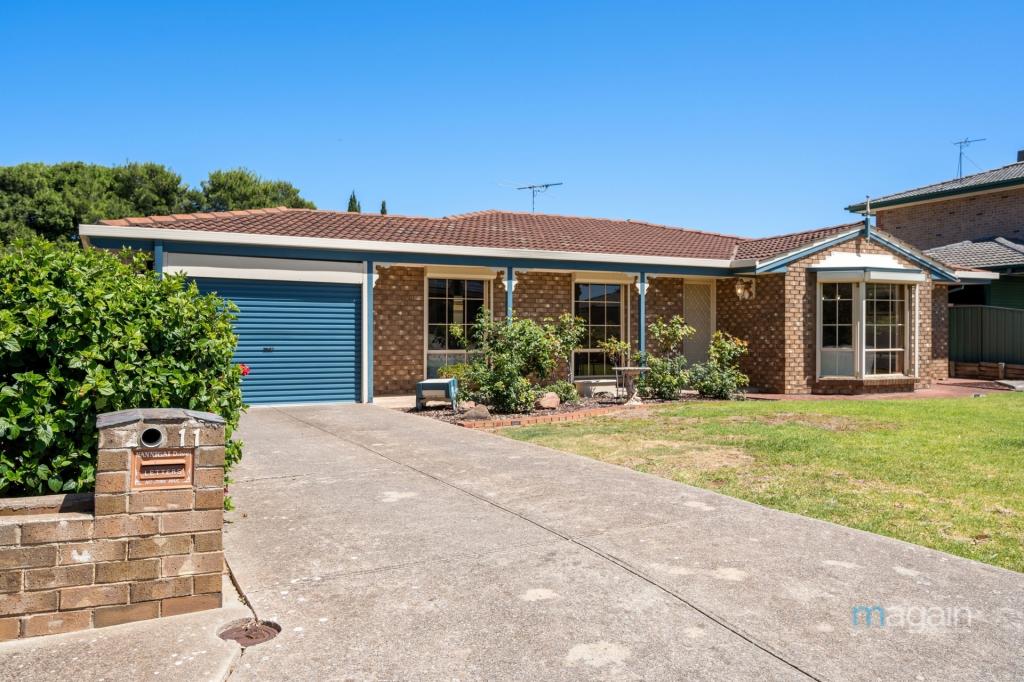 11 Nannigai Dr, Hallett Cove, SA 5158