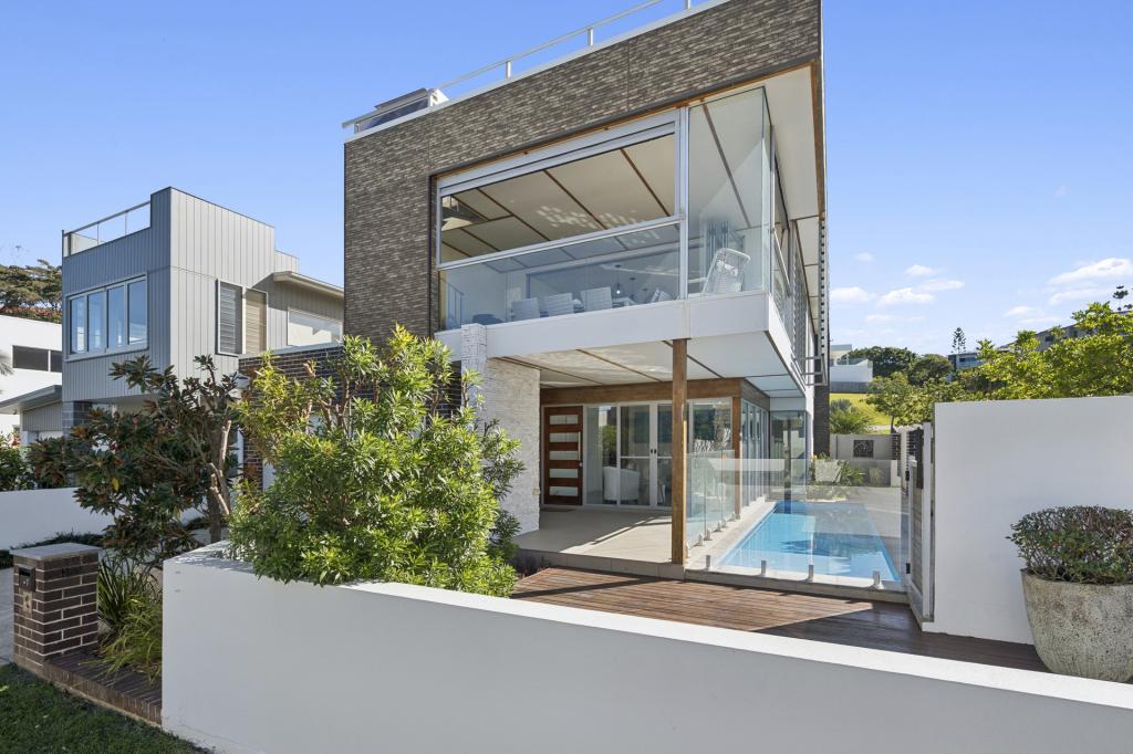 7 Oceanfront Dr, Sapphire Beach, NSW 2450