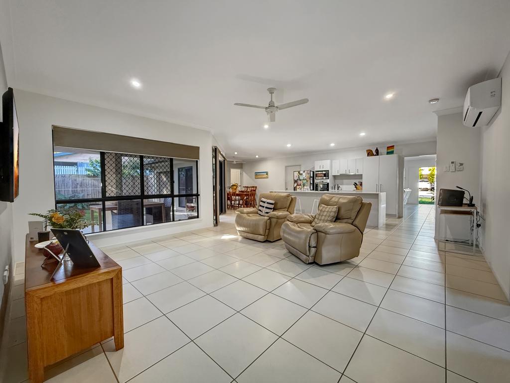 35 Holland St, Wongaling Beach, QLD 4852