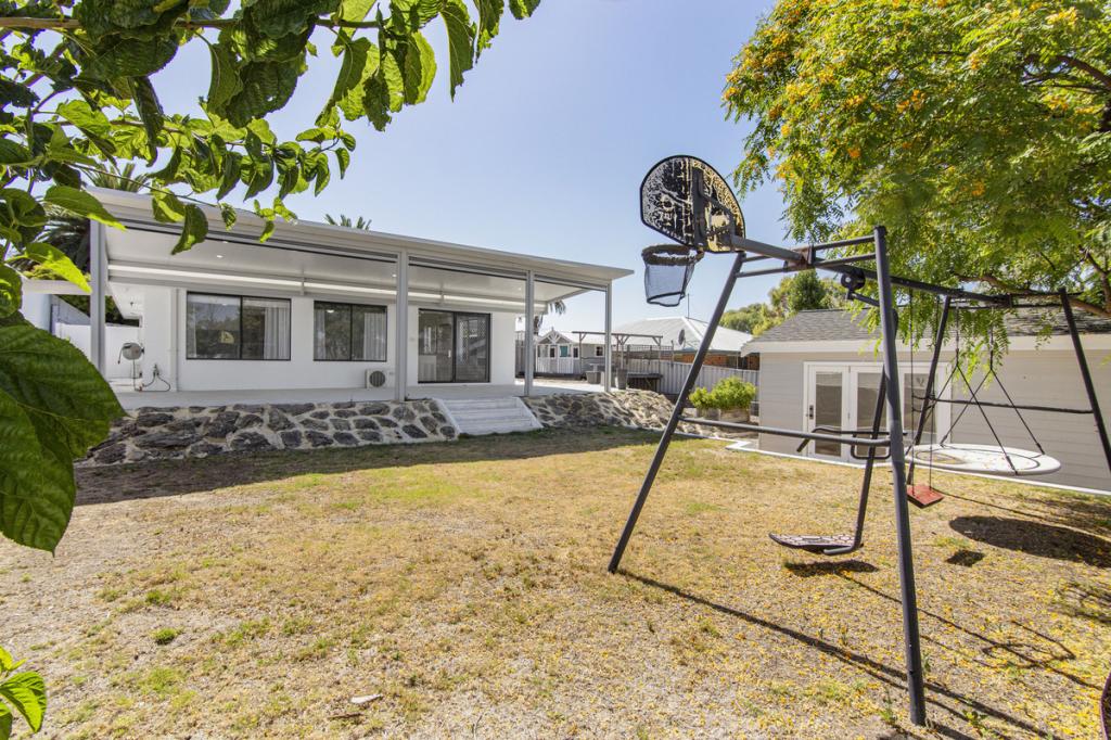 11 HASKELL GDNS, CLARKSON, WA 6030