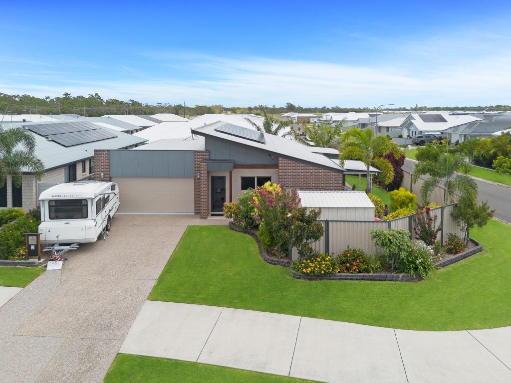 19 OCEANBLUE BVD, PIALBA, QLD 4655