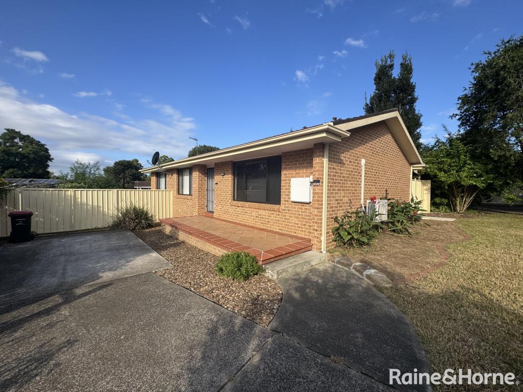 37 Yeovil Dr, Bomaderry, NSW 2541